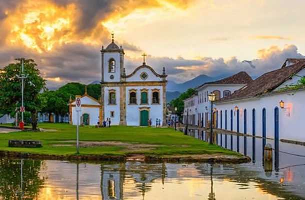 Brasil en av verdens mest fengende steder i verden. Brasil er et kand med endeløse hvite og gylne...